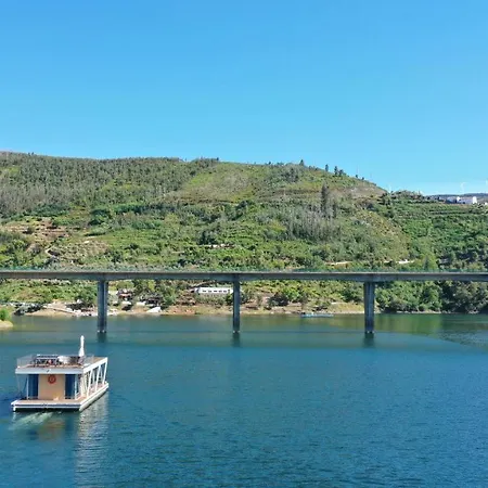 Floating Ботель Alvaro