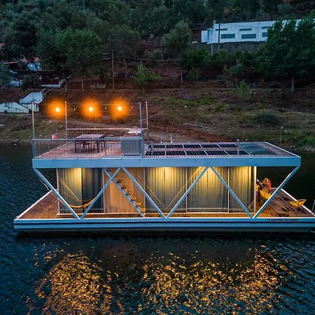 Botel Floating
