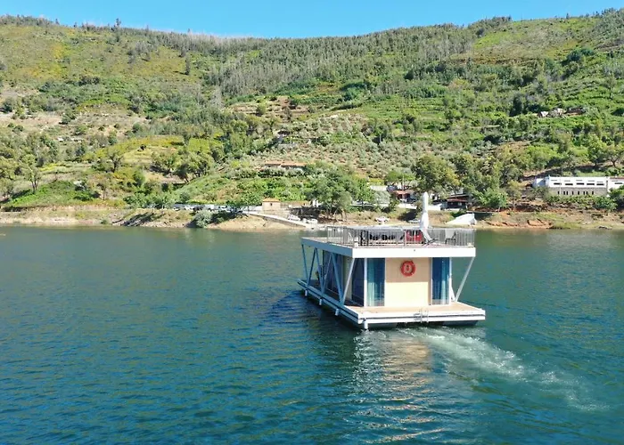 Botel Floating