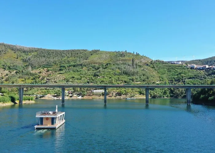 Floating Botel Alvaro