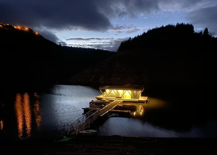 Botel Floating *